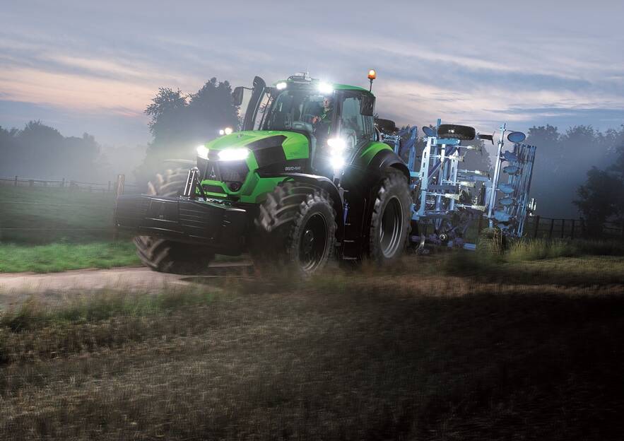 Australian distributor PFG has used the Elmore Field Days to unveil the new 9 Series 250kW Deutz-Fahr Agrotron with a TTV transmission.