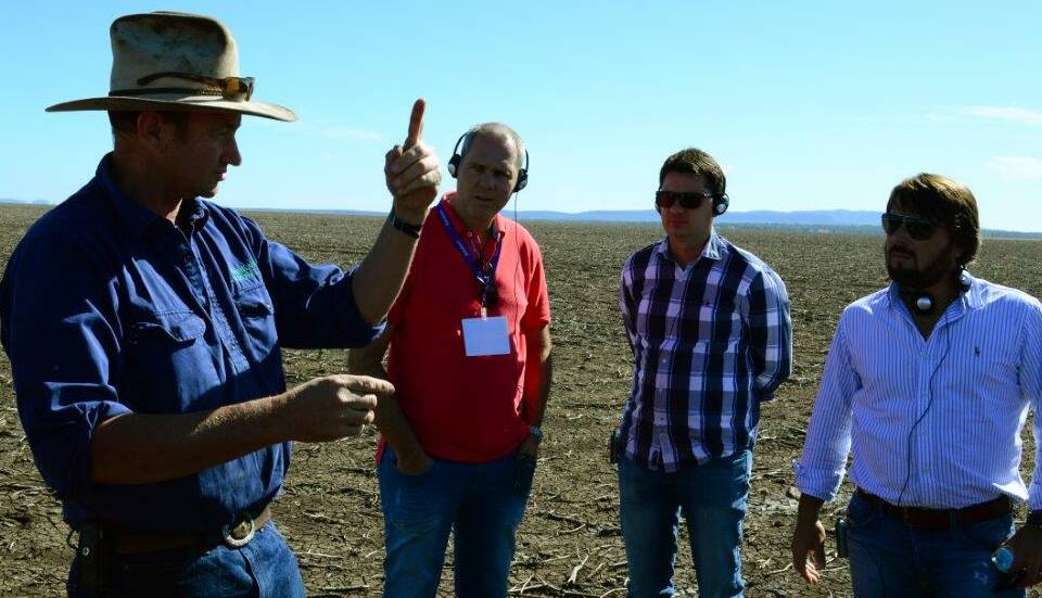 David Brownhill, Merrilong Pastoral Company, Quirindi, talks to Brazilian Agrileader visitors to the NSW North West about moisture management strategies.