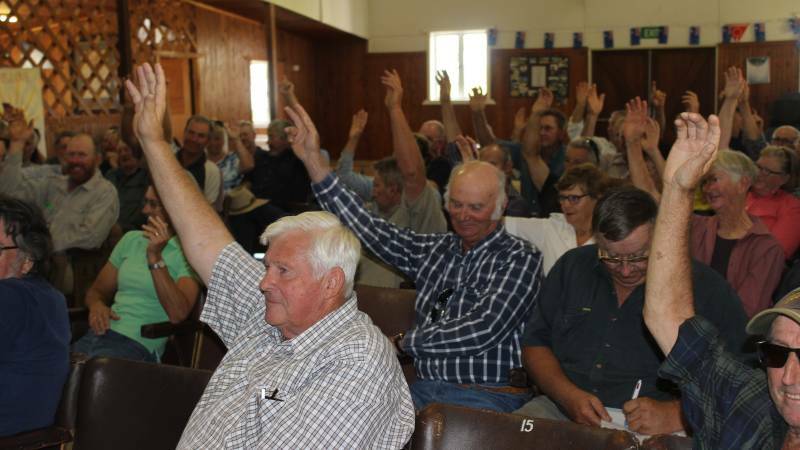 Producers voted to hold the tick line in its current position at a meeting at Pilton in southern Queensland last week. Picture: Helen Walker 
