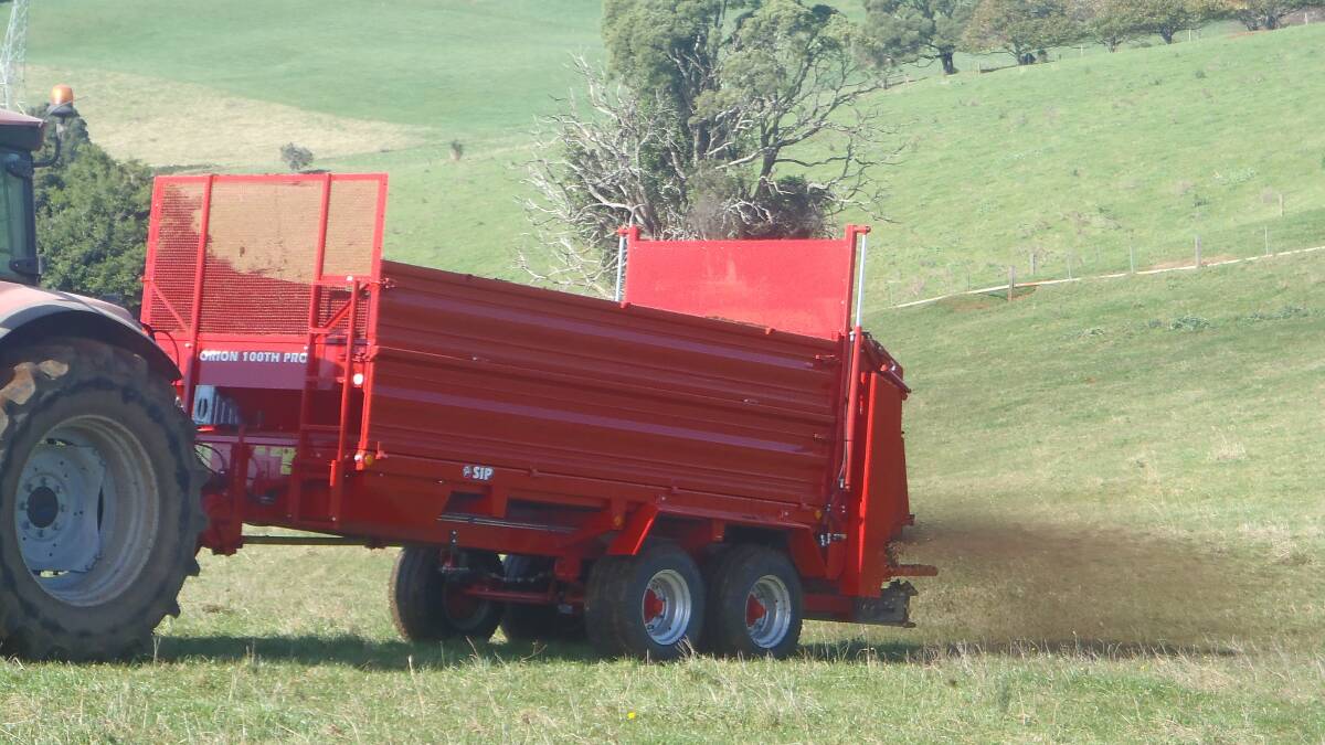 The SIP Orion 100TH Pro universal manure spreader.