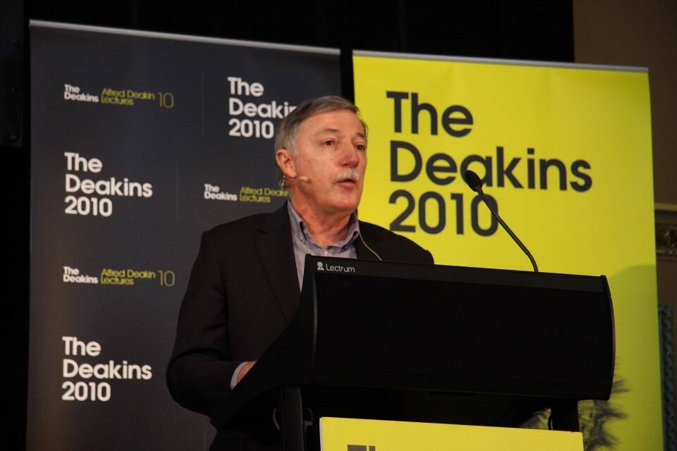 Alan Lauder spoke at the 2010 Deakin Lectures on the topic of carbon flows and their role in food production and healthy landscapes.