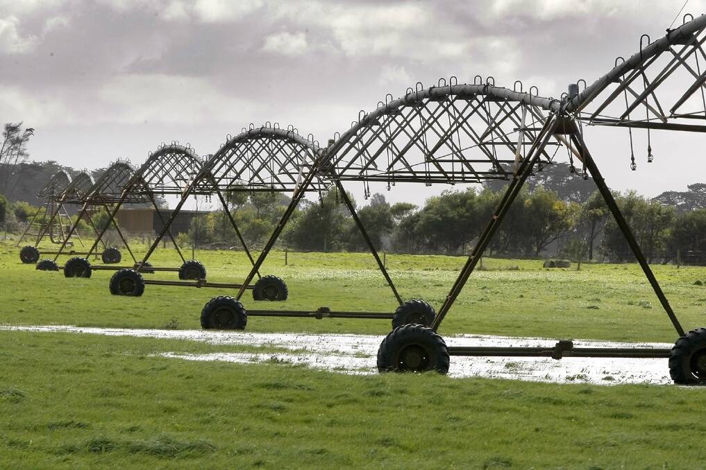 Irrigators blast water split