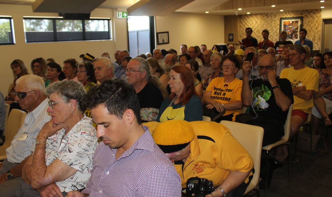 The inquiry into unconventional gas was packed to standing room only when it met for the first time at Dalby on Wednesday.