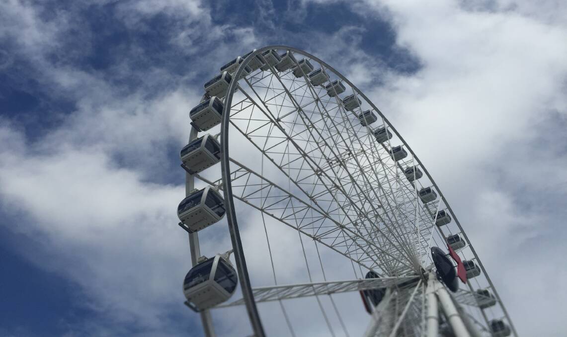 The Wheel of Brisbane gives passengers four rotations to see Brisbane from all aspects. 