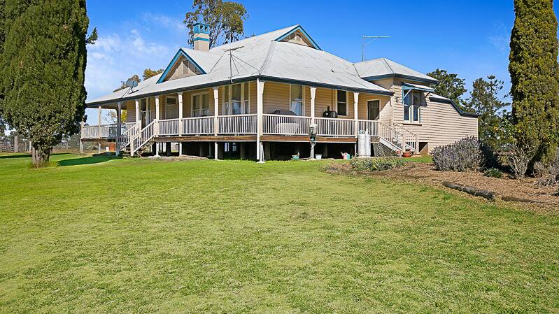 Durham Park has a grand homestead overlooking the picturesque Oakey Creek.