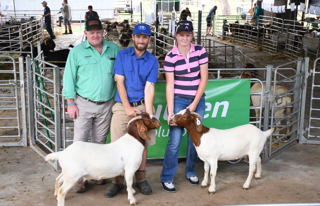 Nutrien agent John Settree, vendor Thomas Youlden, Youlden Valley Boers, and buyer Arleigh Butel, Bald Hills Boer Goats, with the two top price does. 
