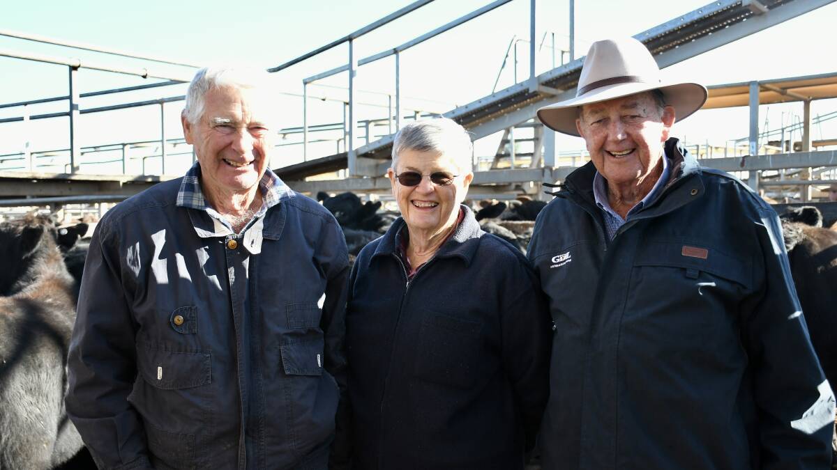 Numbers jump at Roma for annual RFDS charity sale