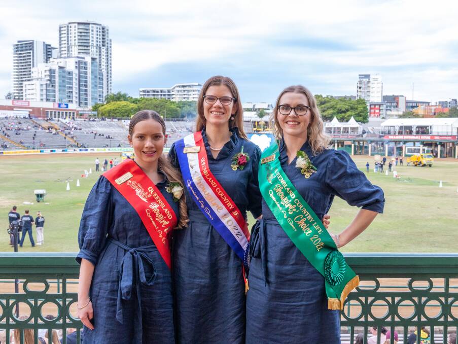 Your 2022 Queensland Country Life Showgirls: Runner Up, Amy Kuhne, 2022 Showgirl Sarah Rose and Showgirls choice, Anna Ferguson. Picture: Zoe Thomas. 