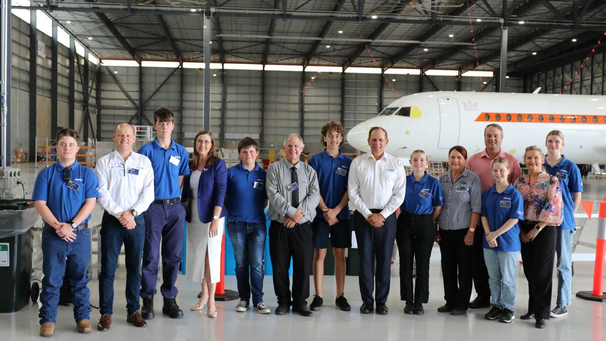 Mayor Tony Williams with RRC councillors and students undertaking aviation and aircraft maintenance studies. 