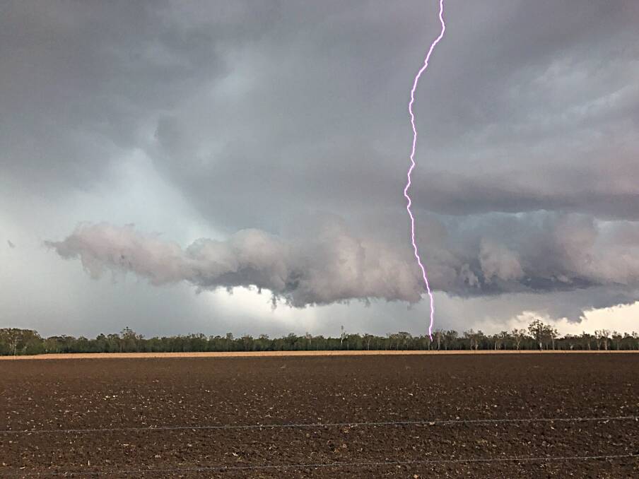 More thunderstorms are predicted this weekend for south east Queensland, while areas out west are expected to reach 40C plus. Picture: Peter Turner 