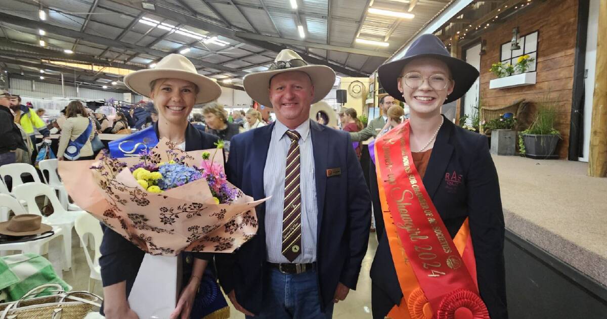 Darling Downs Showgirl Madison Rawlinson, Dalby, Darling Downs sub-chamber vice president Brett Boatfield, Stanthorpe and runner up, Abby Brown, Toowoomba. Picture: Paula Boatfield