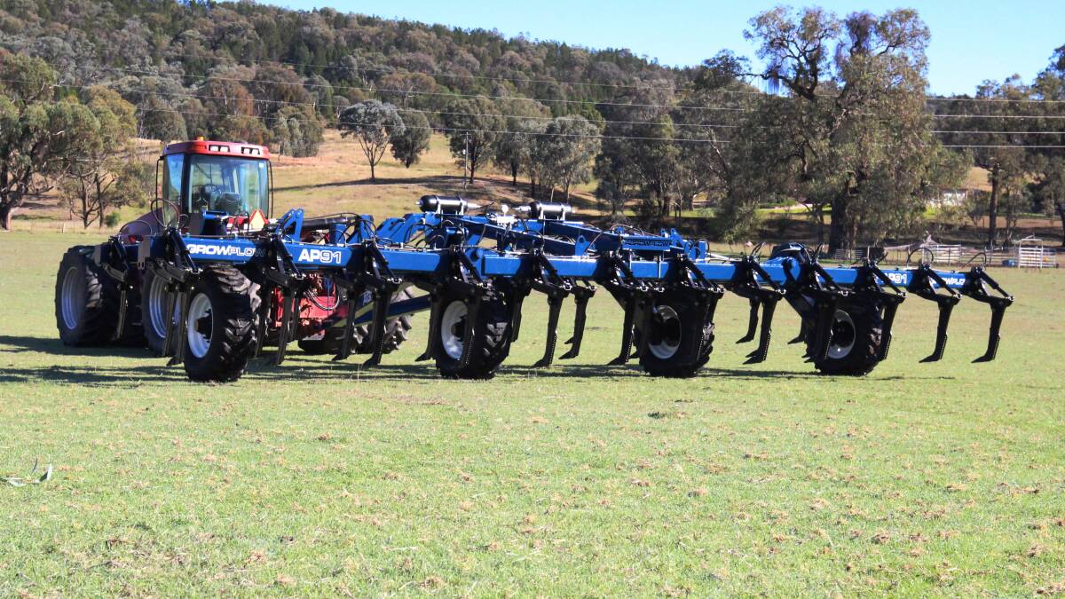 The Agrowplow AP91 has a single row of shallow leading tynes working at depths of up to 45cm ahead of following tynes which penetrate to 60cm.