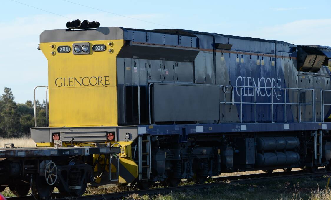 Canadians buy again as Glencore quits cropping