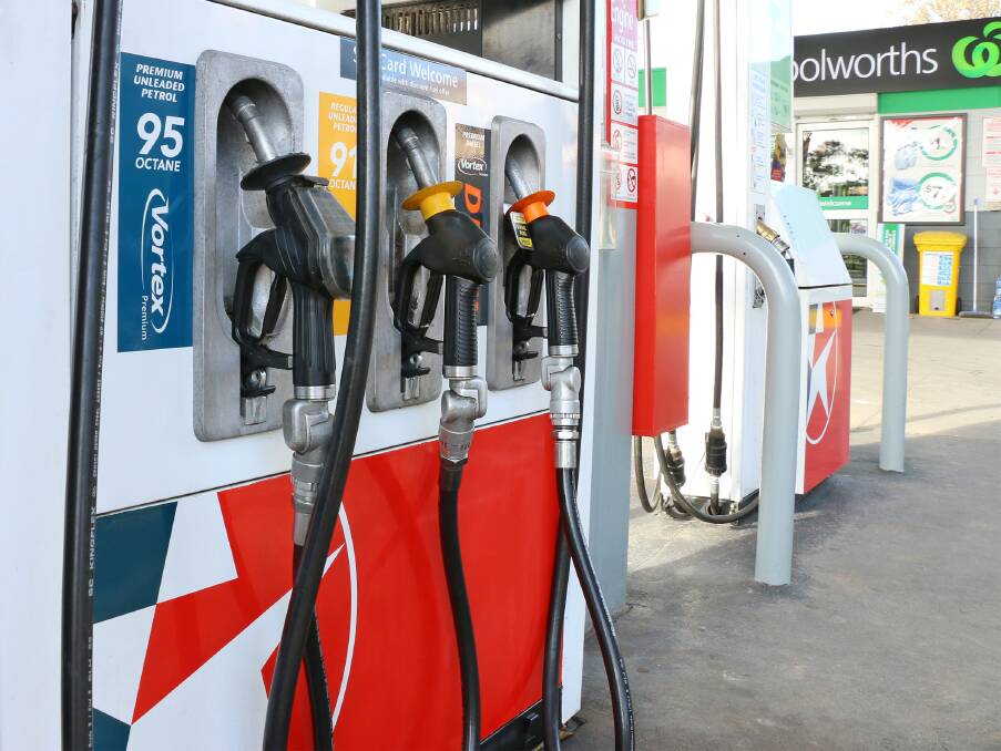 Federal Minister for Agriculture David Littleproud says fuel pricing at the bowser is expected to ease over the coming weeks. Photo by Shutterstock/Kim Britten.