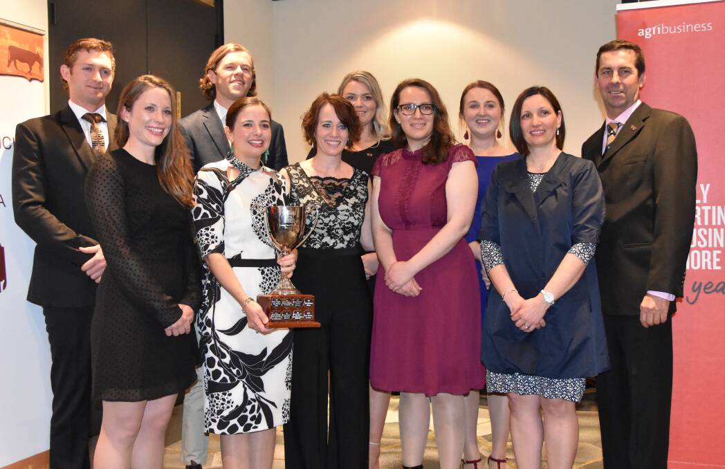Rising champion finalists  Roley James, NT; Lucy Morris, WA; James Campkin-Smith, Victoria; winner Emily Pullen, Queensland; Cattle Council boss Margo Andrae; Tracey Gowen, NSW; Kate Fairlie, SA; Ella Anderson, Tasmania; Sanja Slatter, NAB Agribusiness and CCA president Howard Smith.