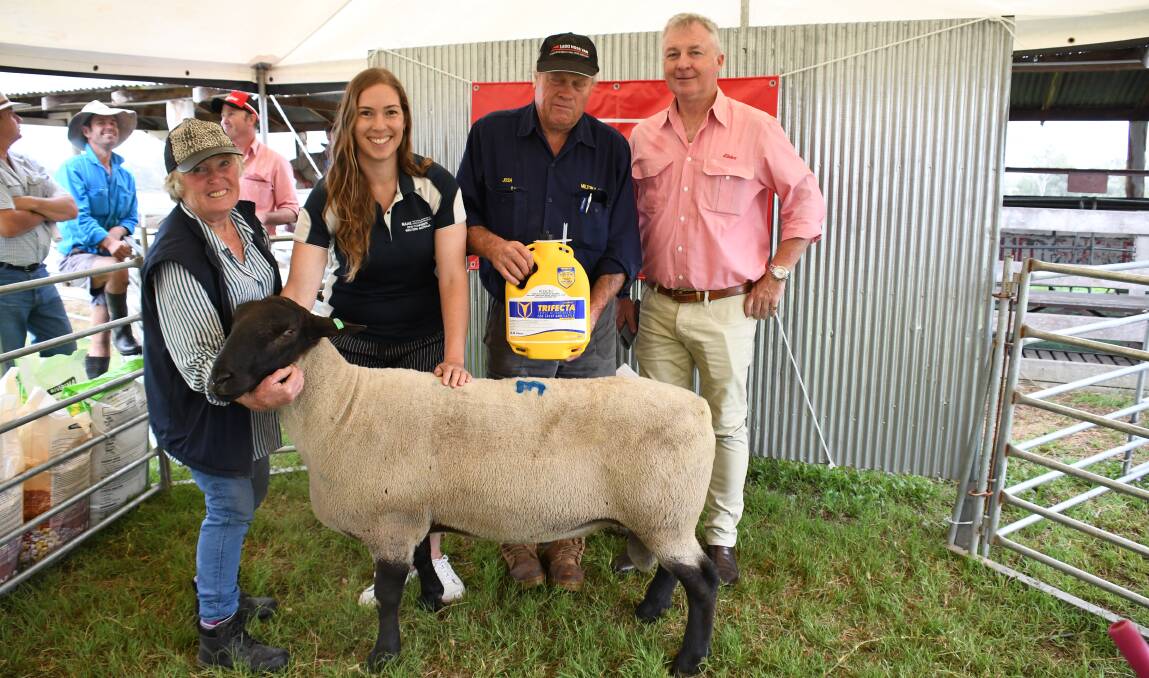 Anne Hall, Beenleigh State High School, Peta Leane, Josh Milton, Milton Park and Andrew Meara, Elders with the top price ram.