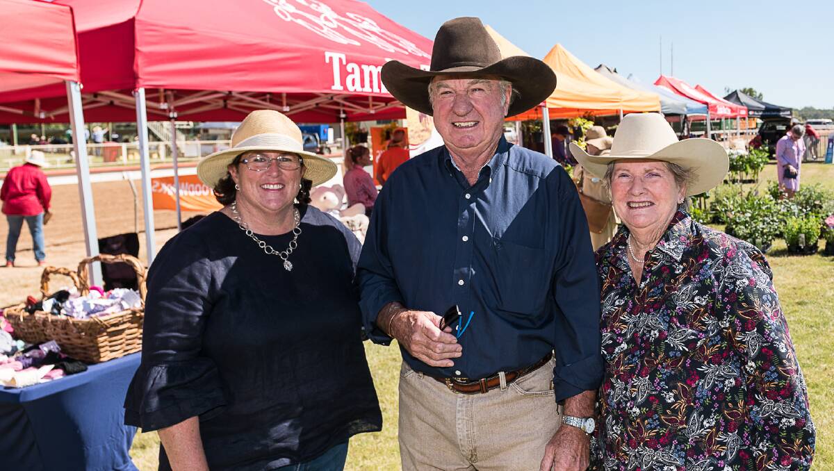 Liz McCosker, Uanda, Tambo with Ken and Christine Bradshaw, who own and run the Tambo Post Office.