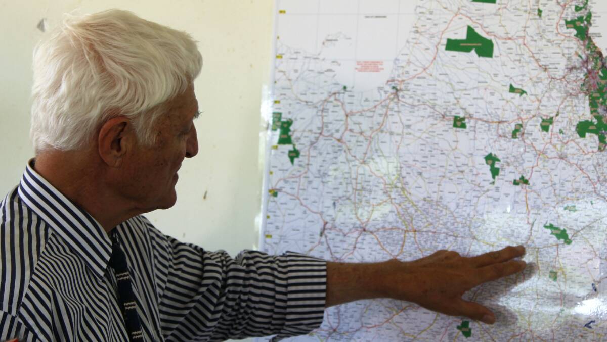 Kennedy MP Bob Katter points out the positioning of the Hughenden Irrigation Project in relation to other landmarks in the north west.