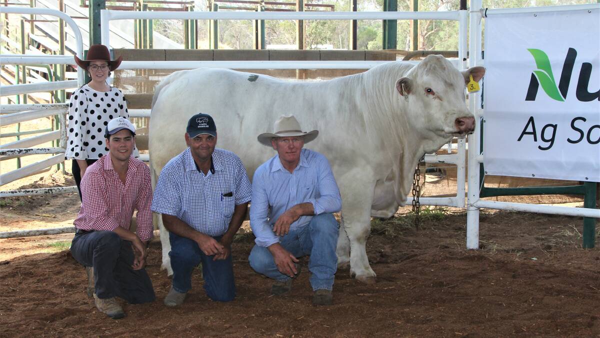 Amy, Blake and David Whitechurch, 4Ways Charolais, Inverell, NSW with Moongool stud principal Ivan Price and the sale's second top priced bull Moongool P327.