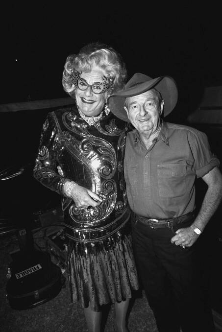 John Elliott's famous photograph of Dam Edna Everage and Slim Dusty.