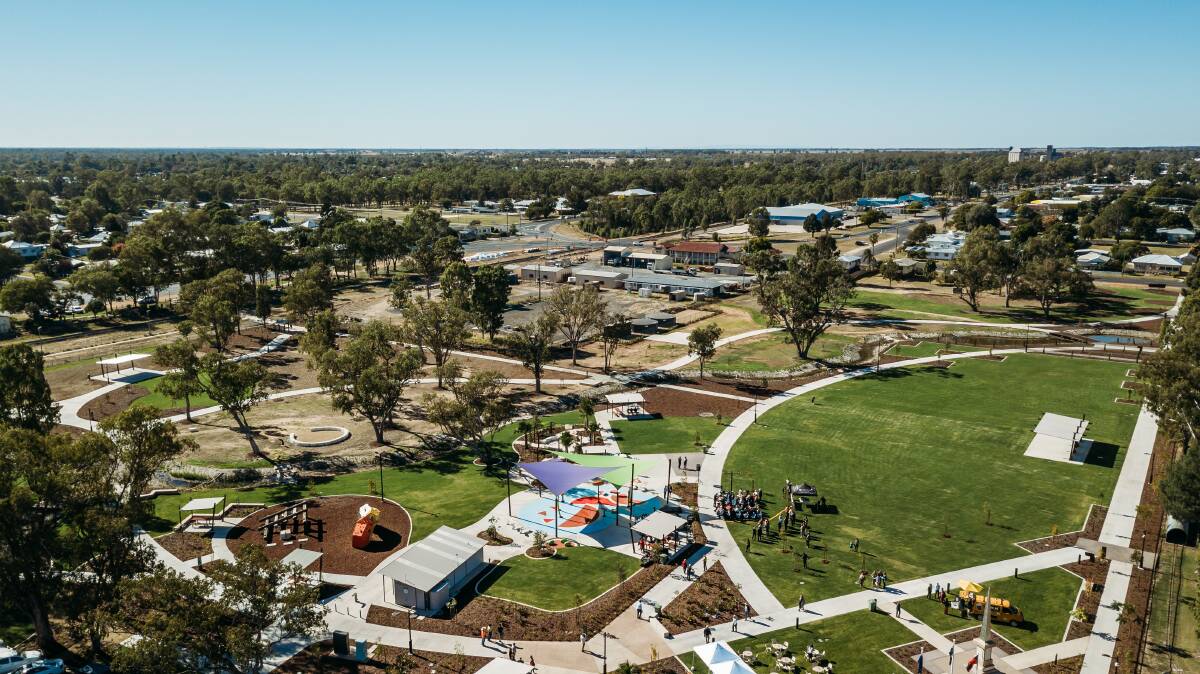 The Chinchilla Botanic Parkland features a state-of-the-art water play area and outdoor amphitheatre.