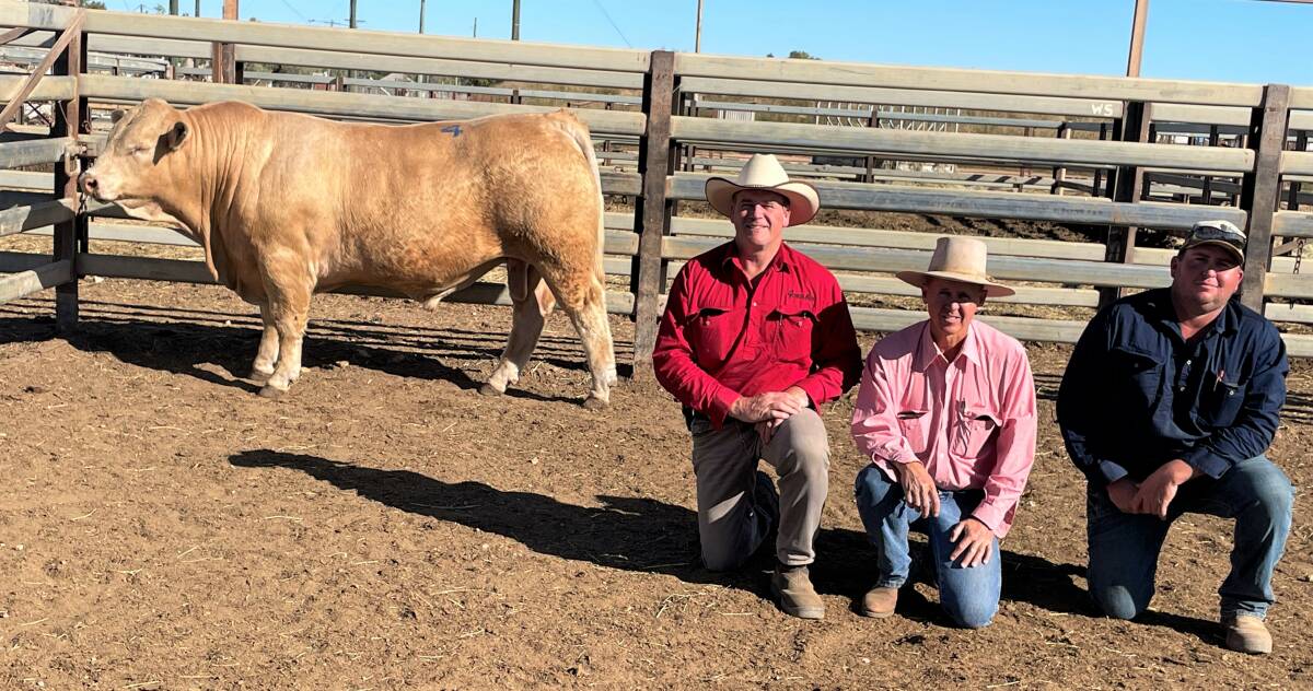 Glenlea Beef stud principal Roderick Binny, stock agent Scott Taylor, Elders Winton and Winton Saleyards manager Gavin Smith, with the top selling bull Glenlea JR R45 which sold for $16,000 to Lance and Tracey Horsley, Tungamah Farming, Hereward, Longreach. Picture: Supplied 