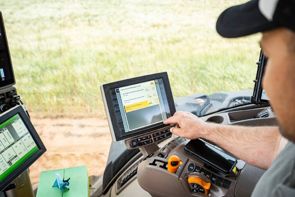 With social distancing in force, Nick Westphalen relied upon John Deere Remote Display Access to receive training from his technician in Mildura.