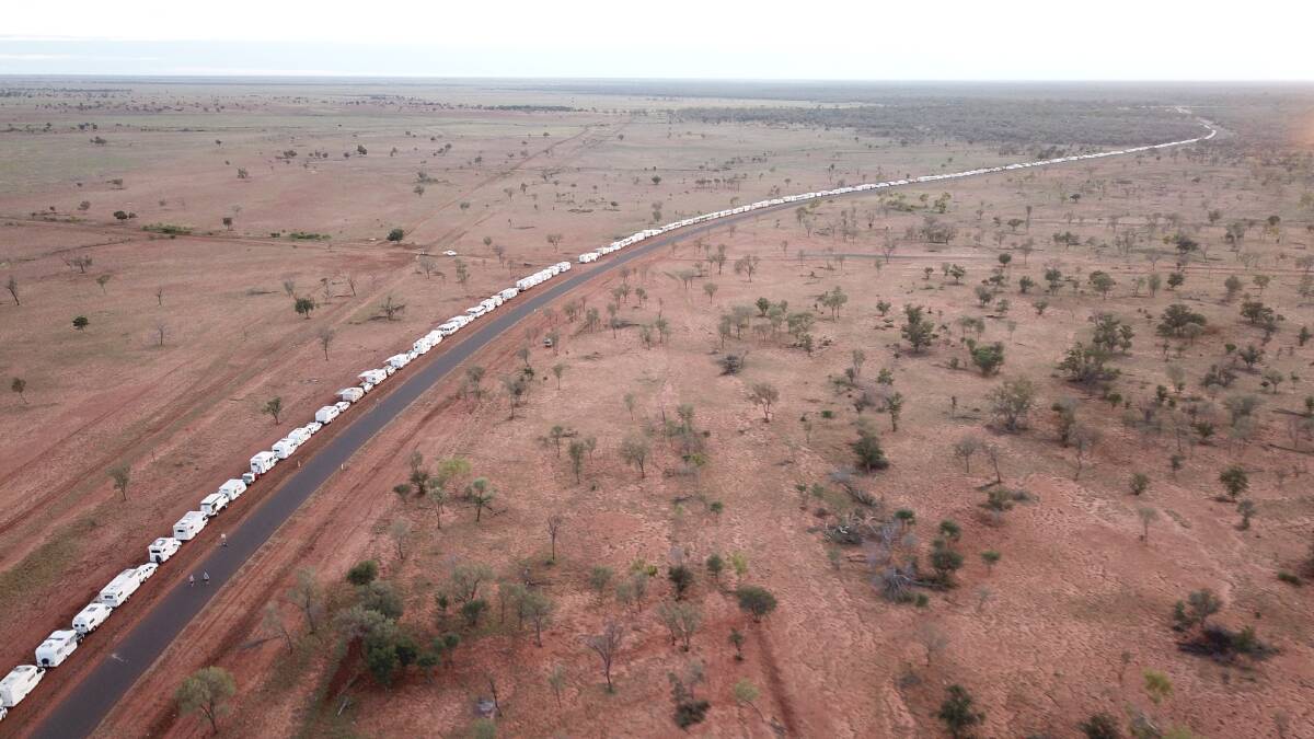 The convoy stretched nine kilometres bumper to bumper. Photo: Paul Doneley, Barcaldine Tag Along Tours, Dunraven Station. 