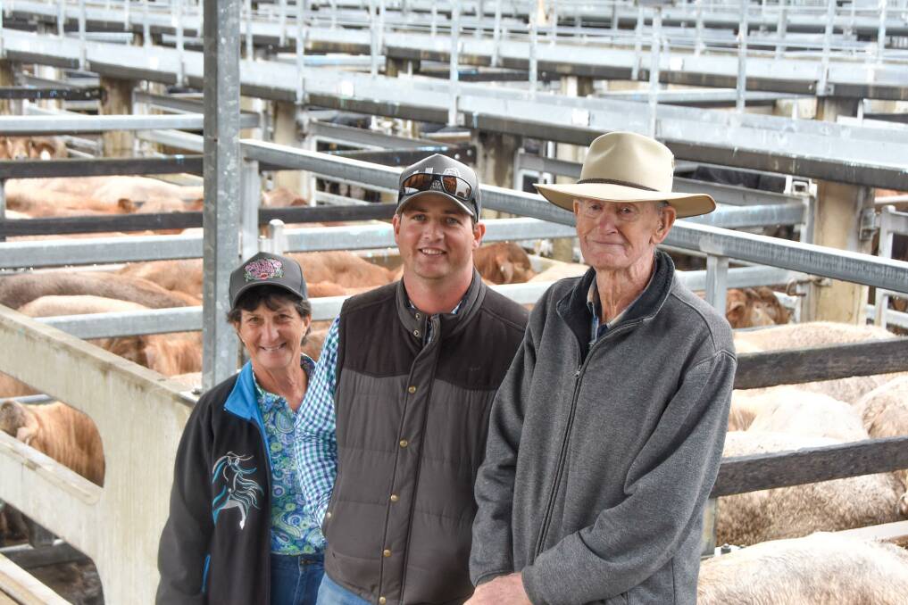 Toni, Will and Neville Davidson of Roper Downs, Middlemount, sold a quality run of 380 Charbray cross weaner cattle at Gracemere's special weaner and feeder sale on Mondat. Pictures: Ben Harden 