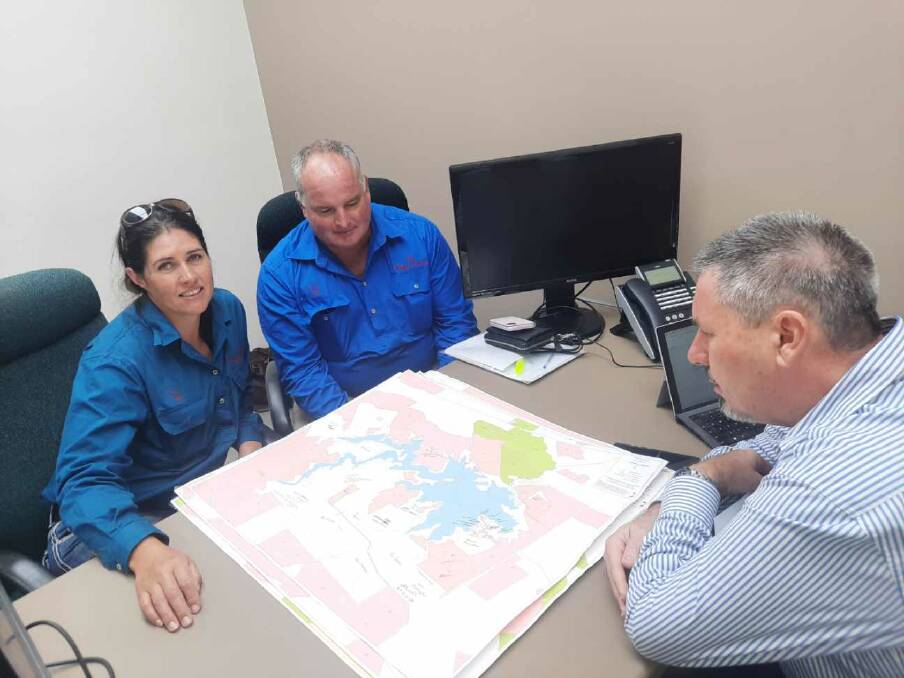 Central Highlands landholders Tina and Neil Stewart with AgForce Resources spokesperson Dr Greg Leach at a landholder meeting last week. Picture: AgForce 