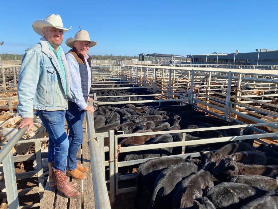 A successful sale: Andrew Murray of Kindee Pastoral Co and Ascot stud principal Jim Wedge at Kindee's annual weaner sale, Roma, where they achieved great results.