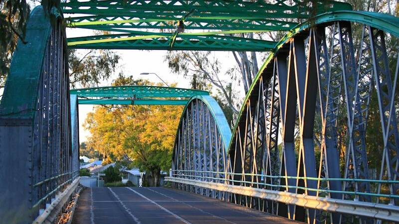 The NSW-Queensland border bridge at Goondiwindi.