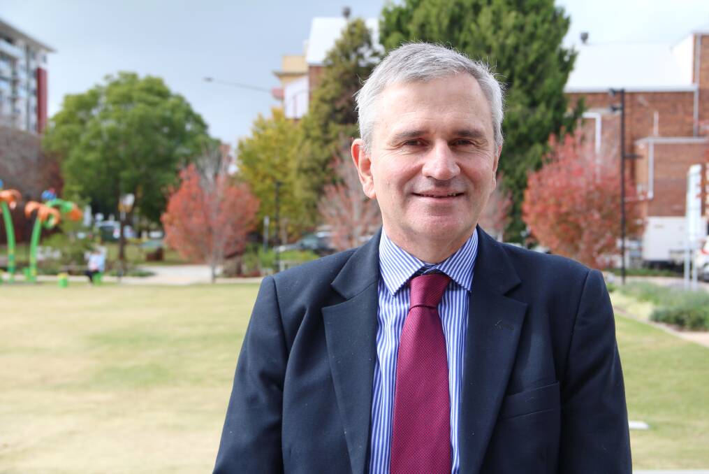 University of South Australia Professor Andrew Beer visited Toowoomba for the first time this week to share his insights into what makes communities resilient and successful.