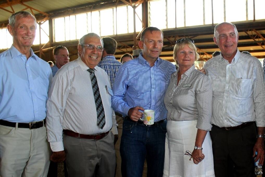 Despite the severity of the drought, Diamantina and Barcoo mayors Geoff Morton and Julie Groves were able to take home news of the promise of optic fibre for their communities after meeting with Prime Minister Tony Abbott and deputy PM Warren Truss in Longreach on Saturday.