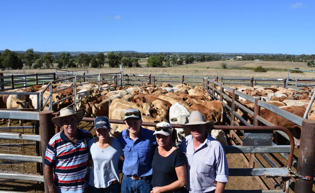Ken Langdon with Brooke, Dylan, Louraine and Rodney McKinnon, of Langdon and McKinnon, "Pinecliff", Narrabri offered 398 steers and heifers. 