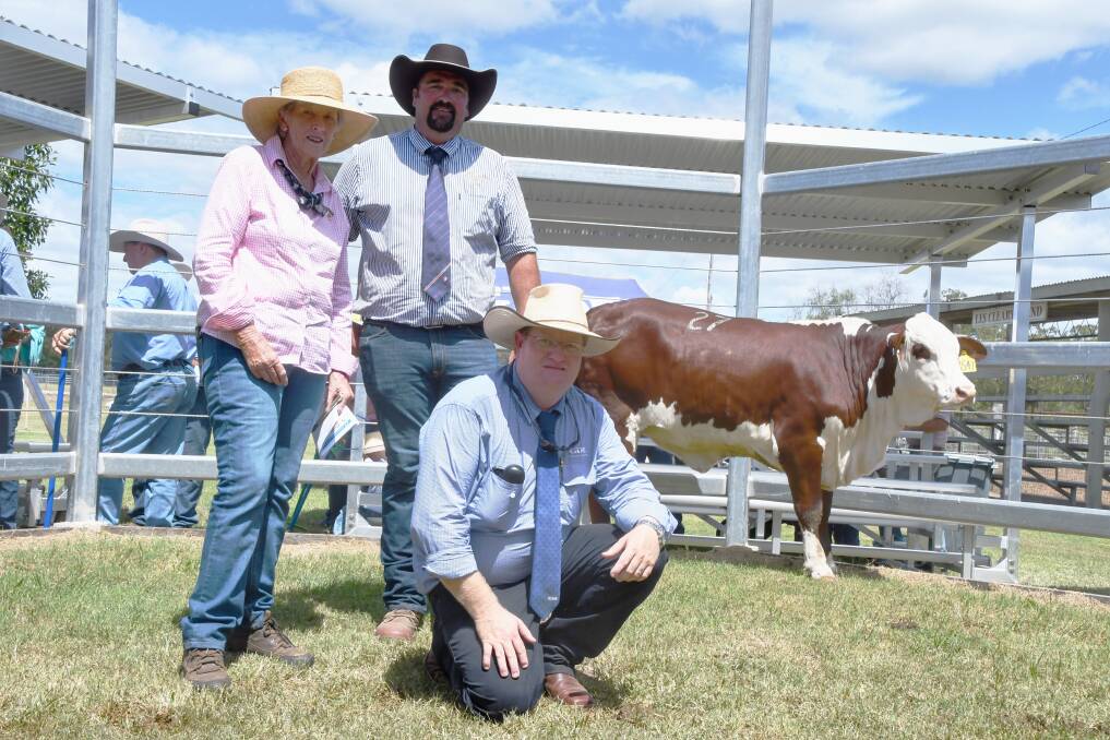 Buyer Jill Galloway, Ascot Neimen Brafords, Banana, vender Cam Bennett, Little Valley Brafords, Casnio NSW and GDL agent Mark Duthie with the top heifer Little Valley Youlamba. Picture: Brad Marsellos