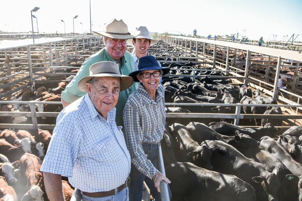 Landmark Roma's Rod Turner with Ian and Joy Macallister and their grandson Ben Whip (back right) sold 379 steers and 299 heifers. 