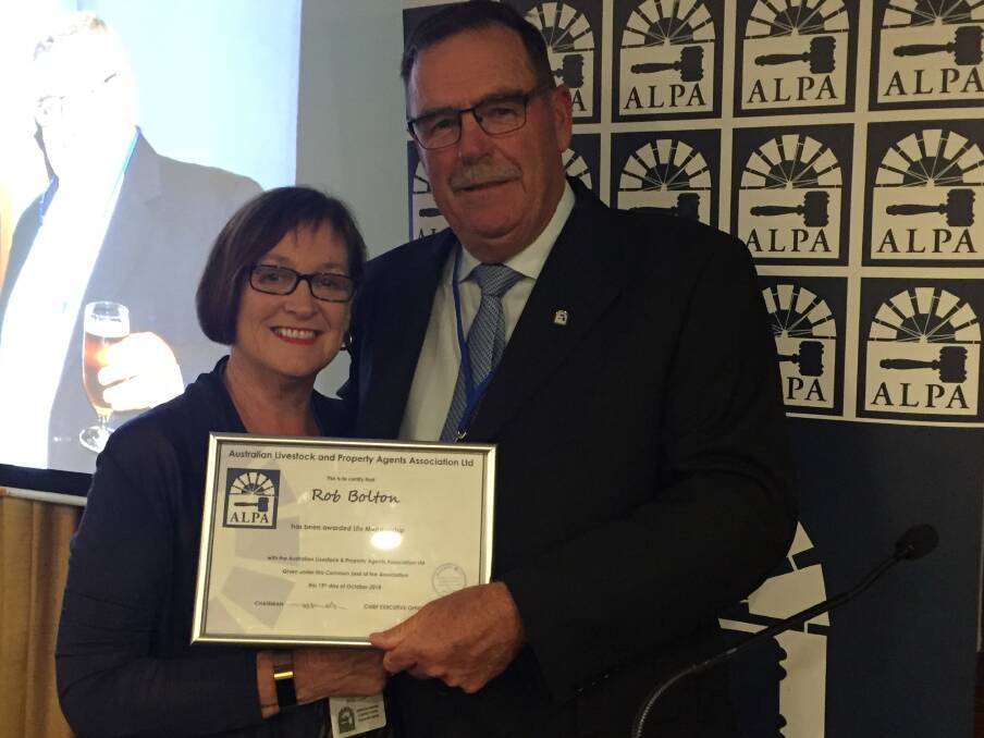 Retired Victorian agent Rob Bolton, Bendigo, was awarded ALPA life membership during the ALPA annual general meeting dinner in Sydney last Friday. Mr Bolton is pictued with his wife Di.