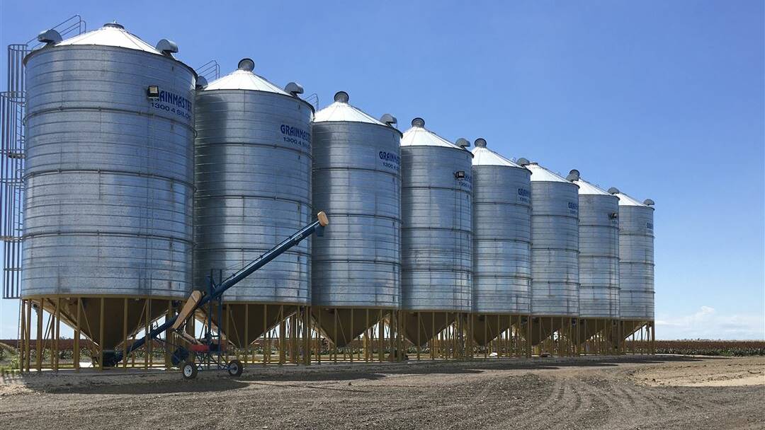 There are 3650 tonnes of grain storage, including eight conical base silos with drying, aeration and fumigation capabilities located adjacent to the main highway. 