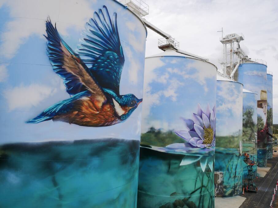 The Yelarbon silos' mural covers 1800 square metres.
